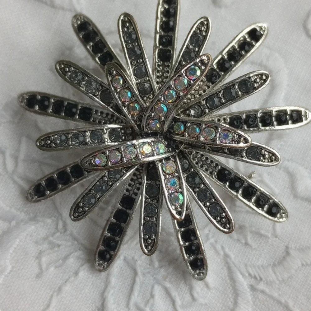 Vintage Flower Starburst atomic cosmo AB Rhinestone Brooch Silver Tone
